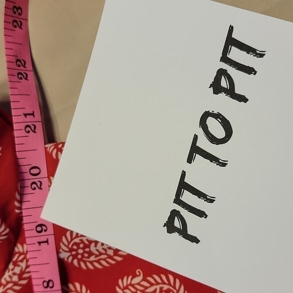 rebecca Malone Medium V-Neck Patterned Top size medium - Picture 8 of 9